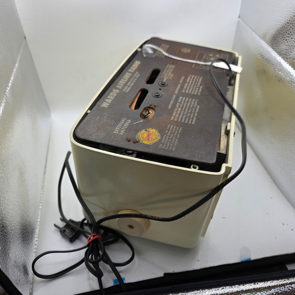 1948 Wards Airline 84BR-1518A Ivory Tube AM Radio Montgomery Ward WORKING - Picture 9 of 9